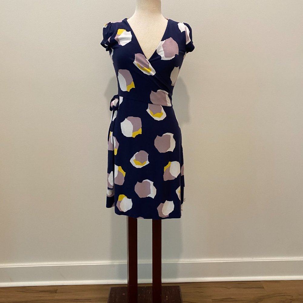 Women's Navy and Purpled, Yellow, and White Spotted Boden Wrap Dress Size 6P.